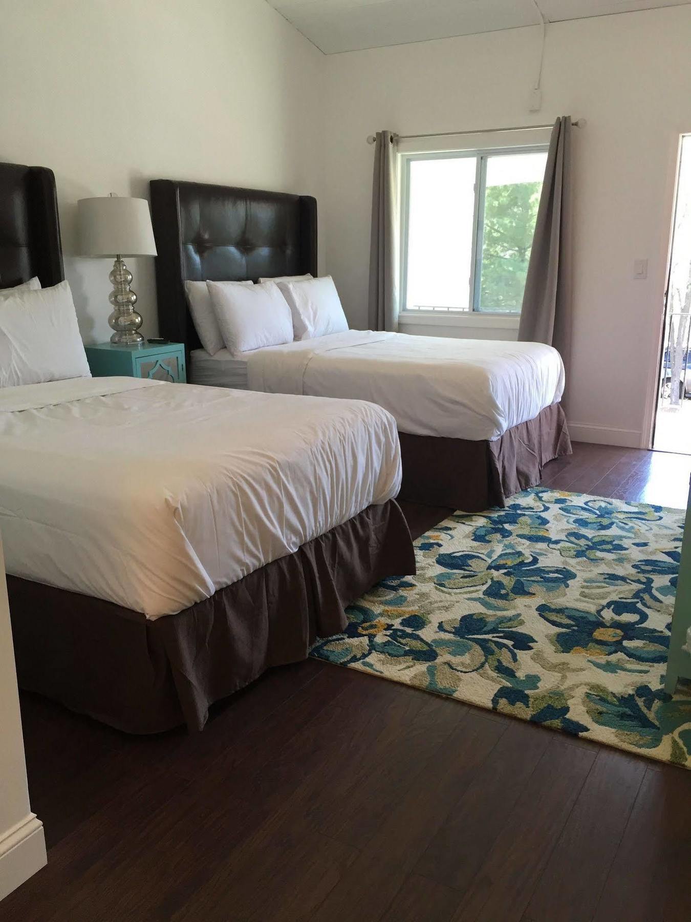 Hotel Carriage House Hamden Exterior foto